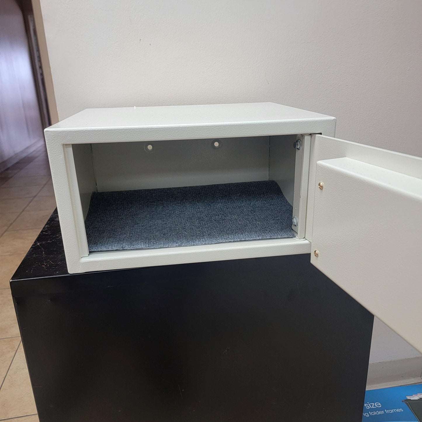 Challenger M1 Laptop Compatible In-Room Safe