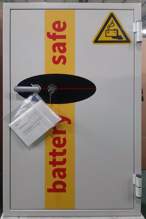 Phoenix Battery Commander BSS6002 – Small Lithium-Ion Charging & Storage Safe (90-Min Fire Protection)