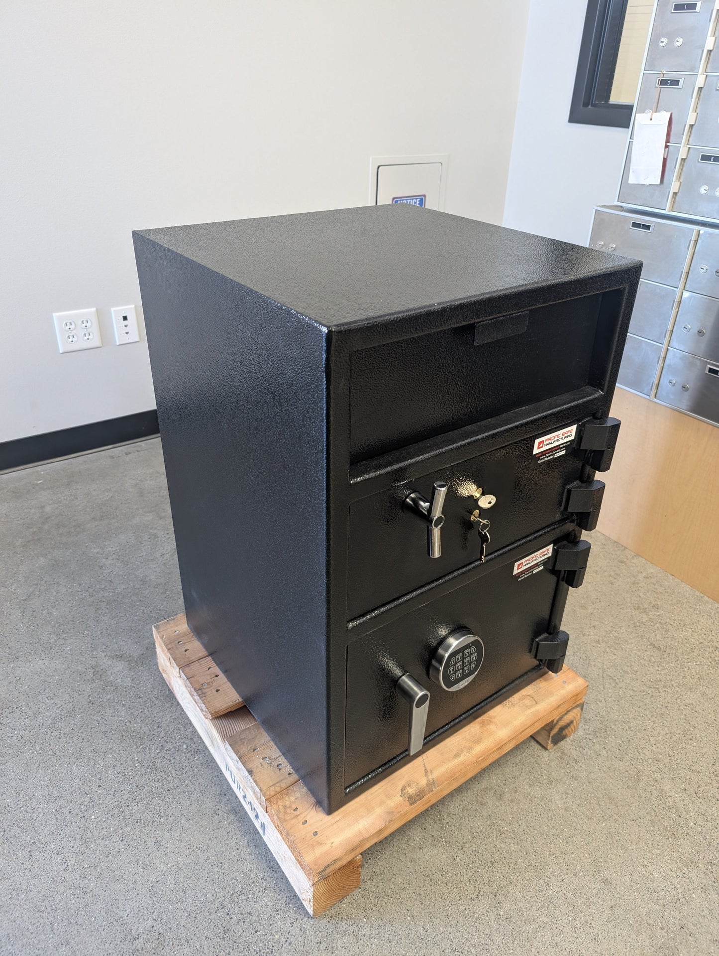 Pacific Safe FL30207TK2B Double Door Front Load Depository Safe - Blemished