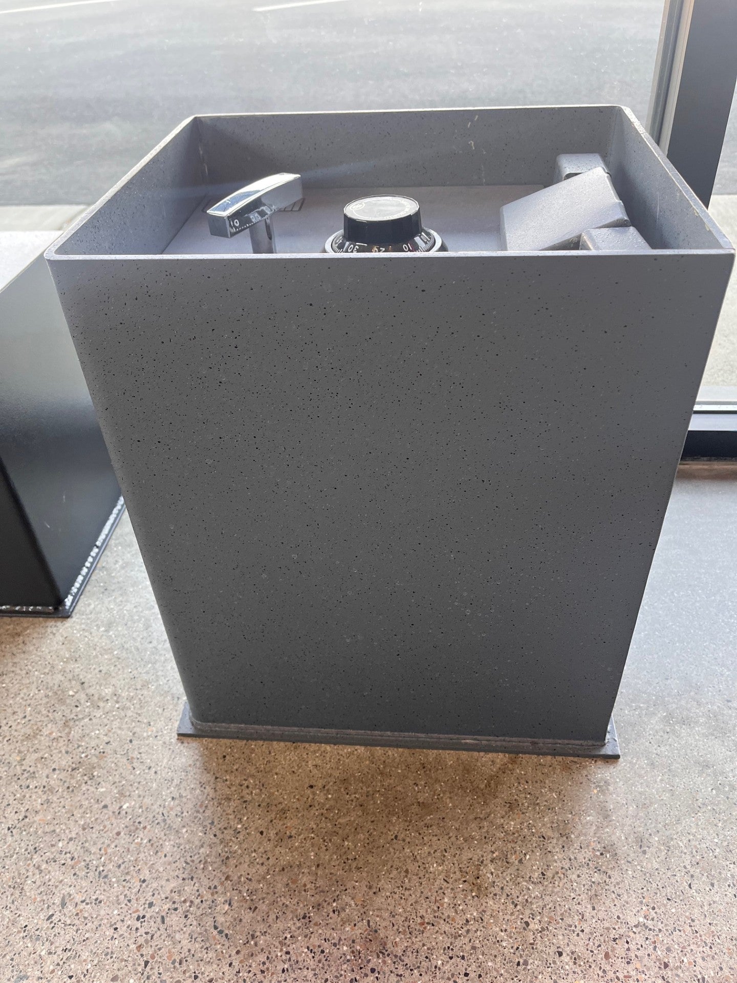Gardall B1311-G-C In-Floor Safe - Blemished
